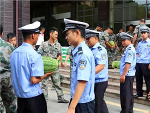 “八一”送温情 深圳万丰医院开展系列慰问活动
