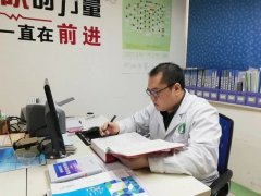 他在最“脏”最“危险”的地方呆了20多年——记深圳万丰医院检验科主管技师、主任曾晓军